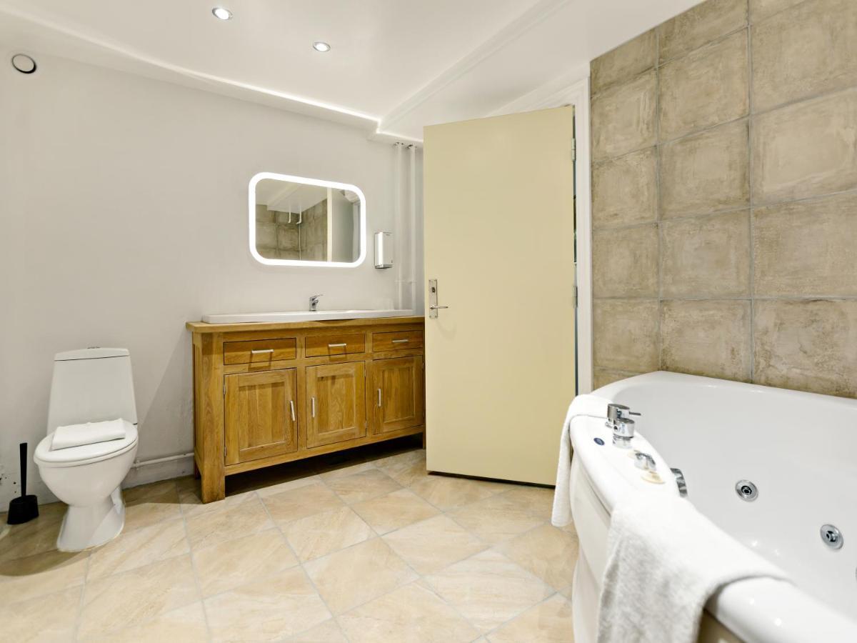 Deluxe Suite with Spa Bath,1040580286:JPEG