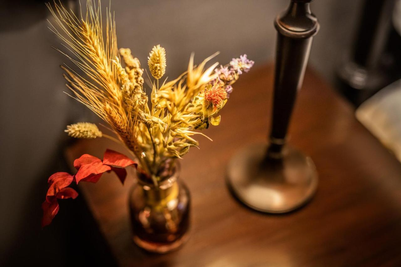 Small Double Room,1081972426:JPEG