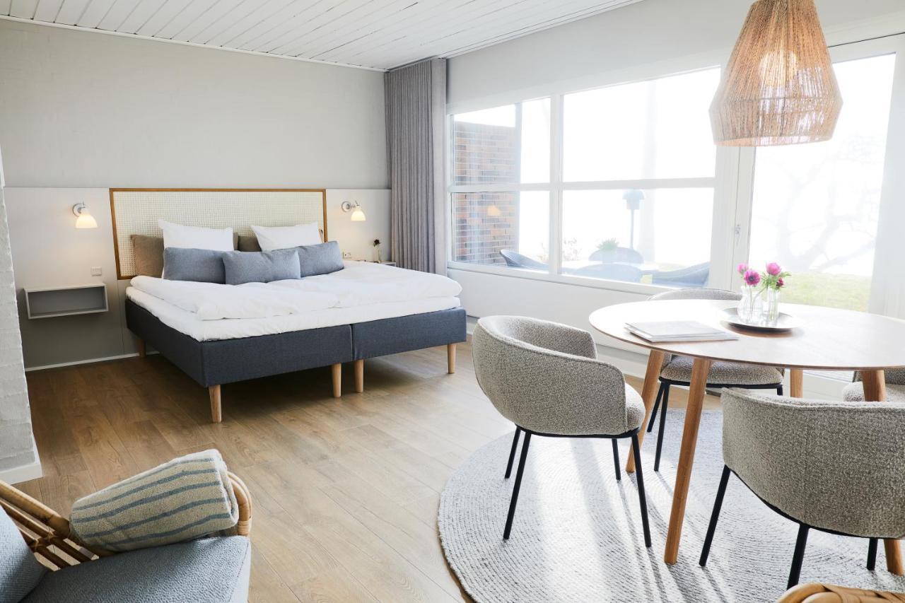 Two-Bedroom Apartment with Sea View,1231903094:JPEG