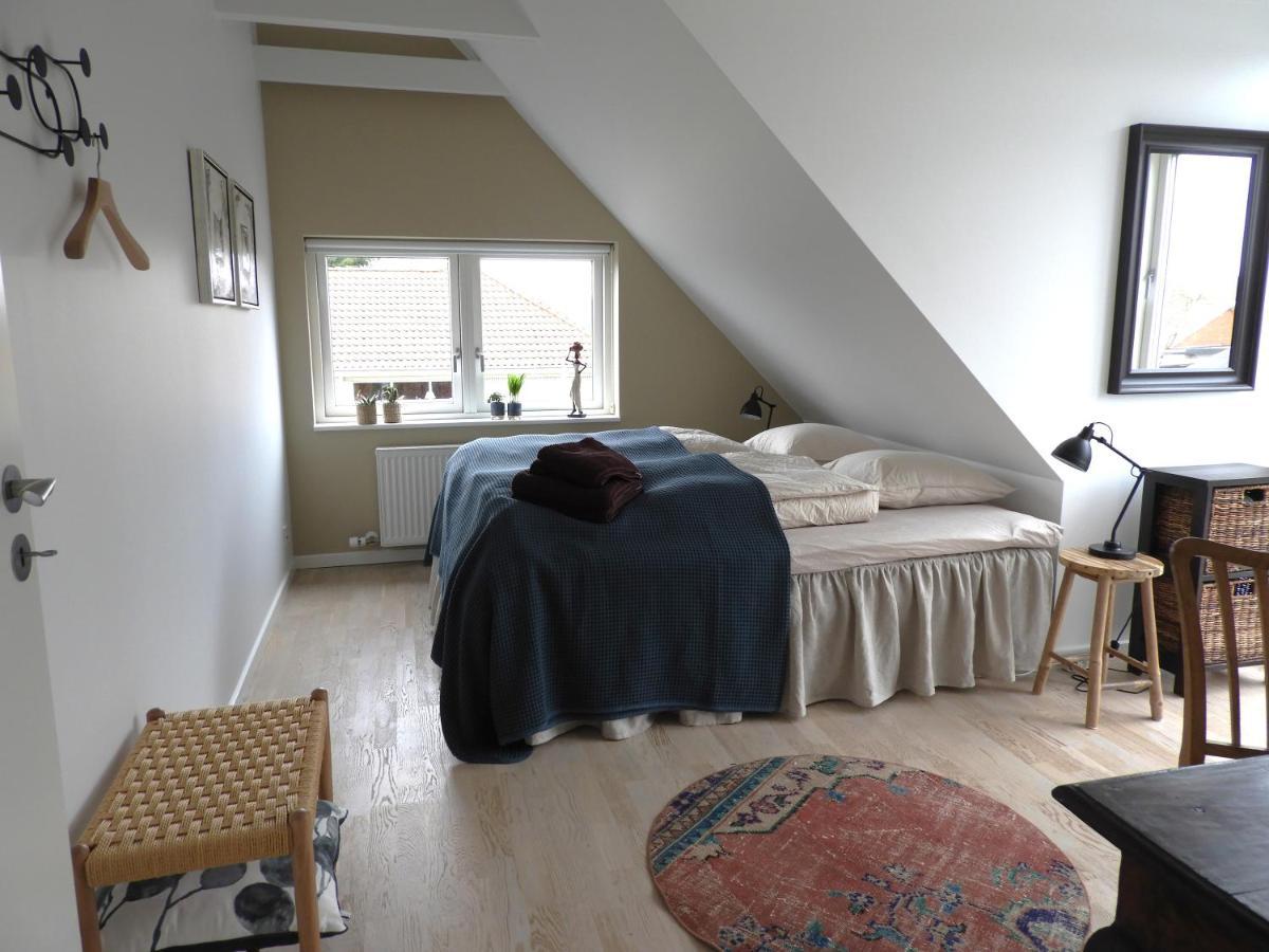 Double Room with Shared Bathroom,1297380802:JPEG