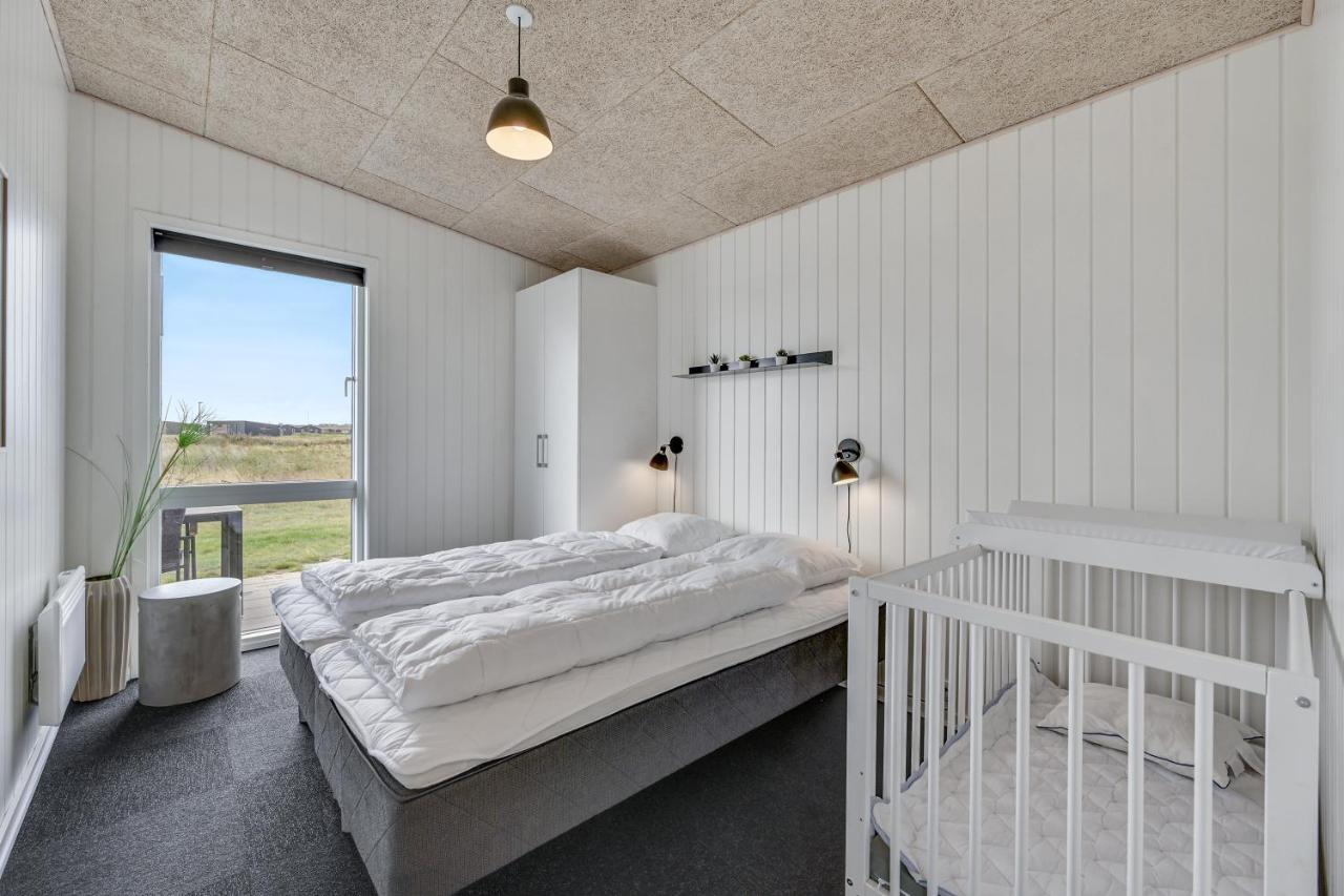 Four-Bedroom House,1338780641:JPEG