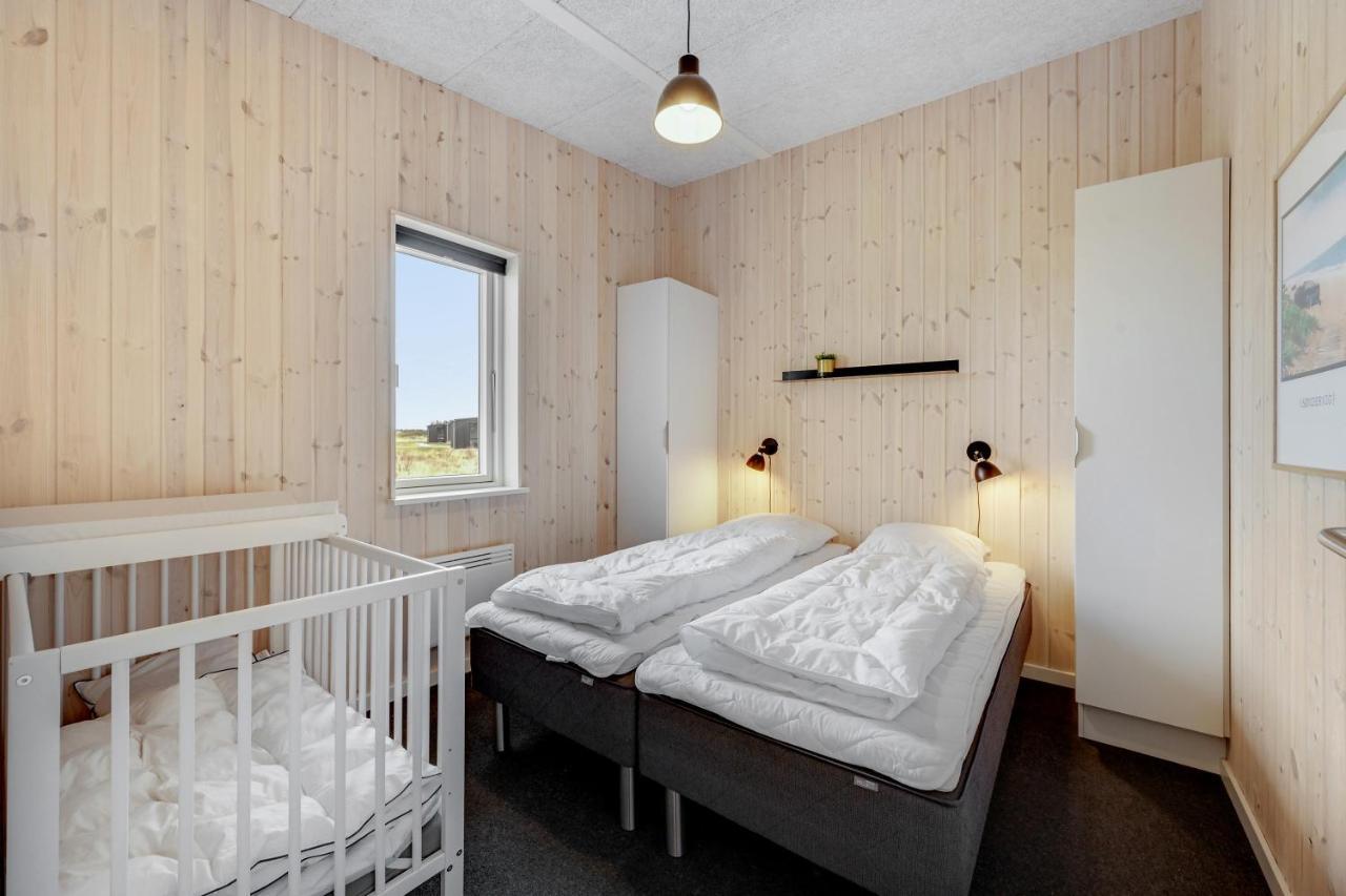 Three-Bedroom House,1338775223:JPEG