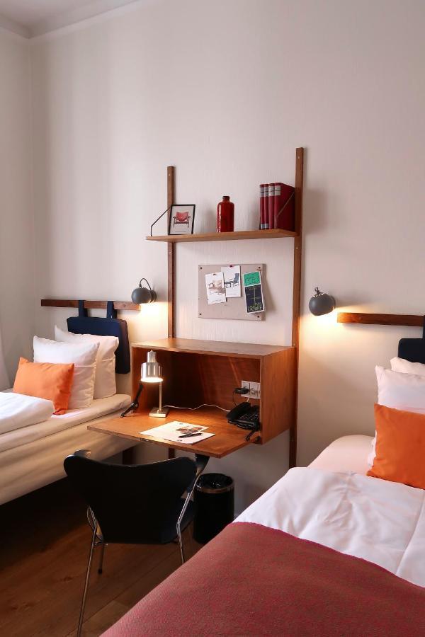 Standard Twin Room,1366418192:JPEG