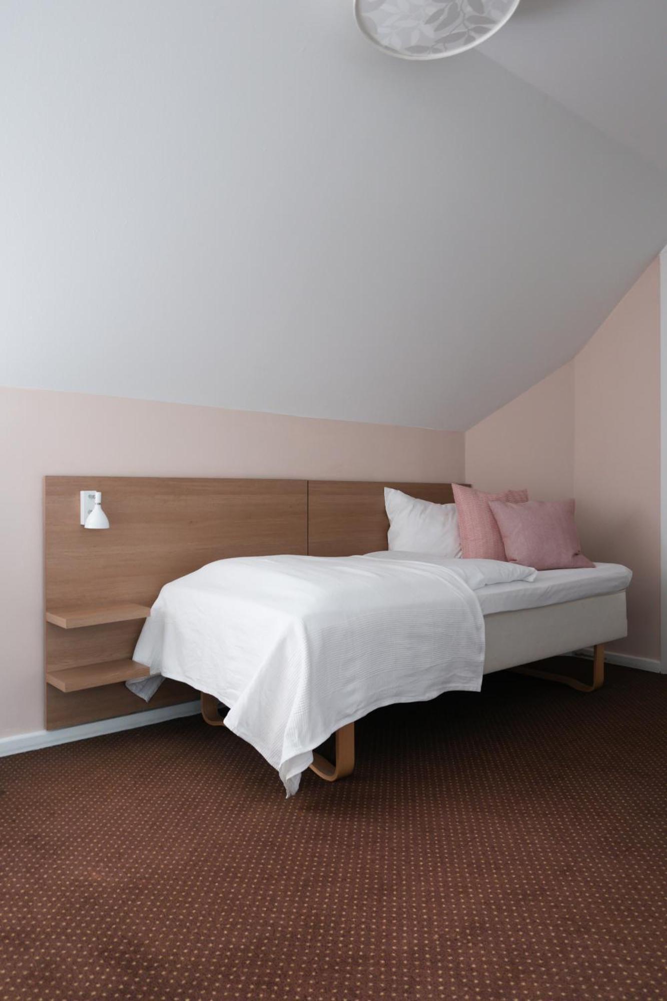 Single Room,1294015897:JPEG