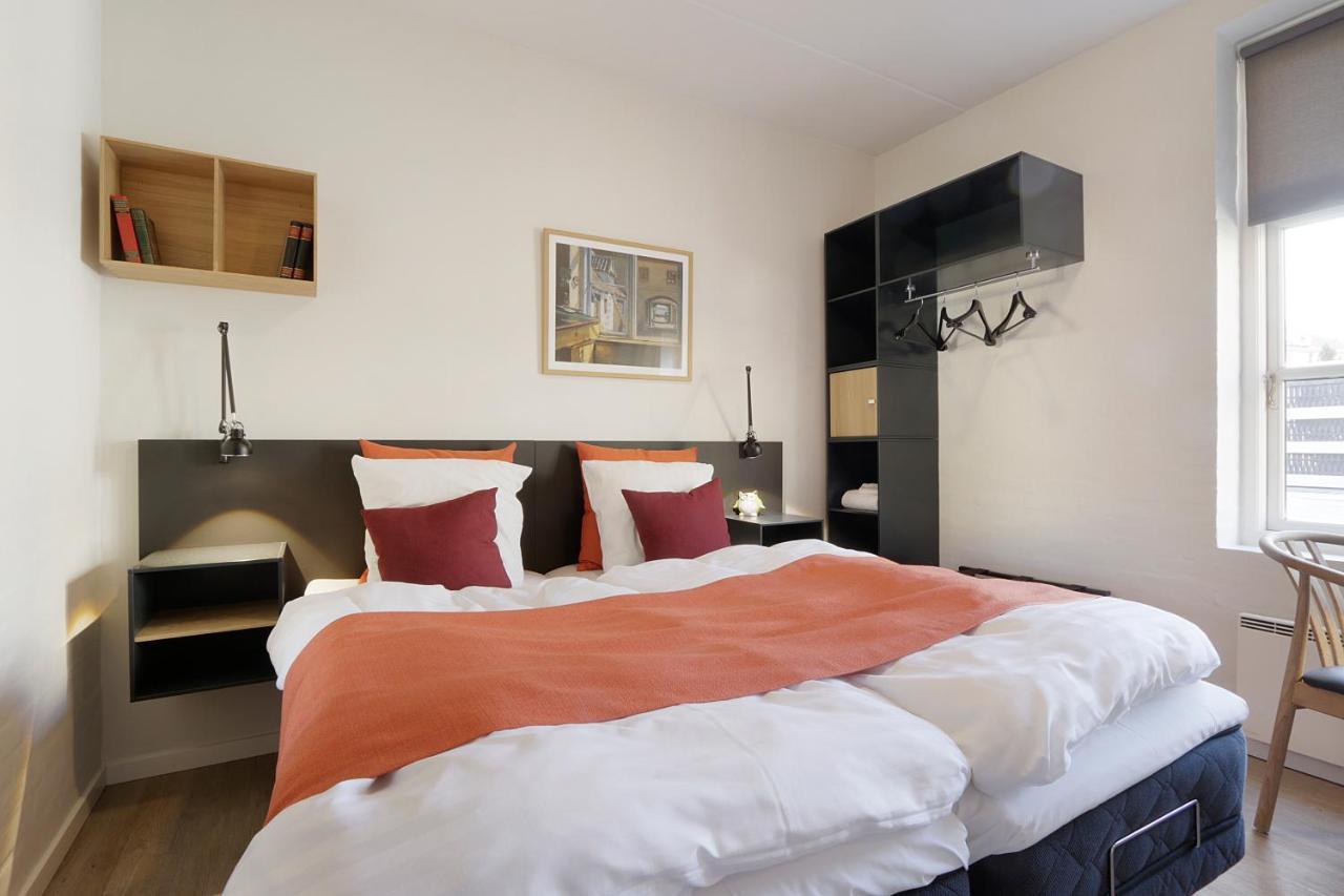Double Room,1467038300:JPEG