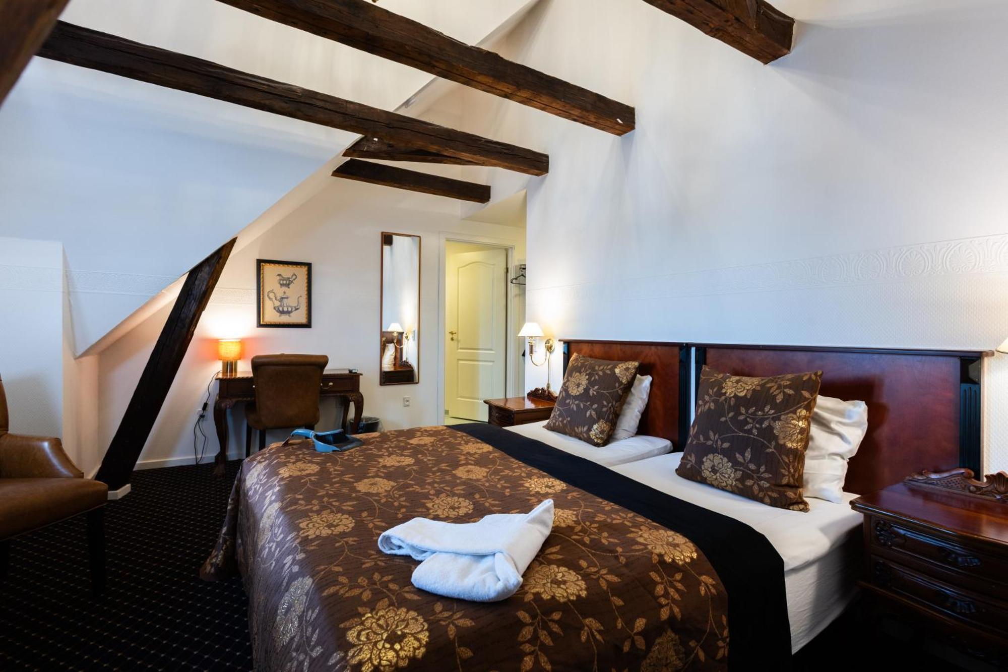 Double or Twin Room,1516582816:JPEG