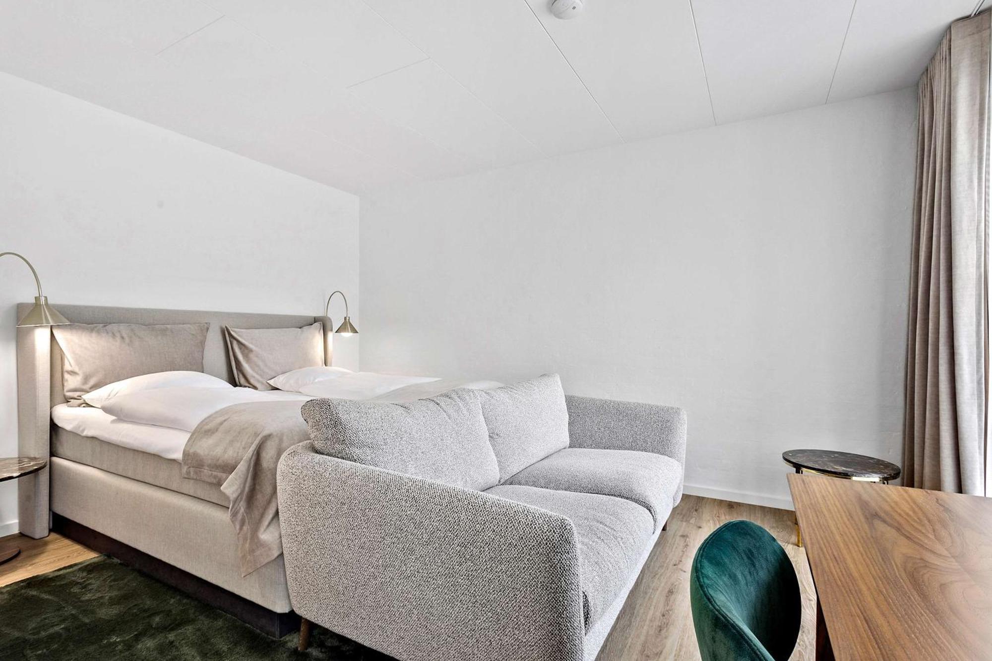 Premium King Room,1545185674:JPEG
