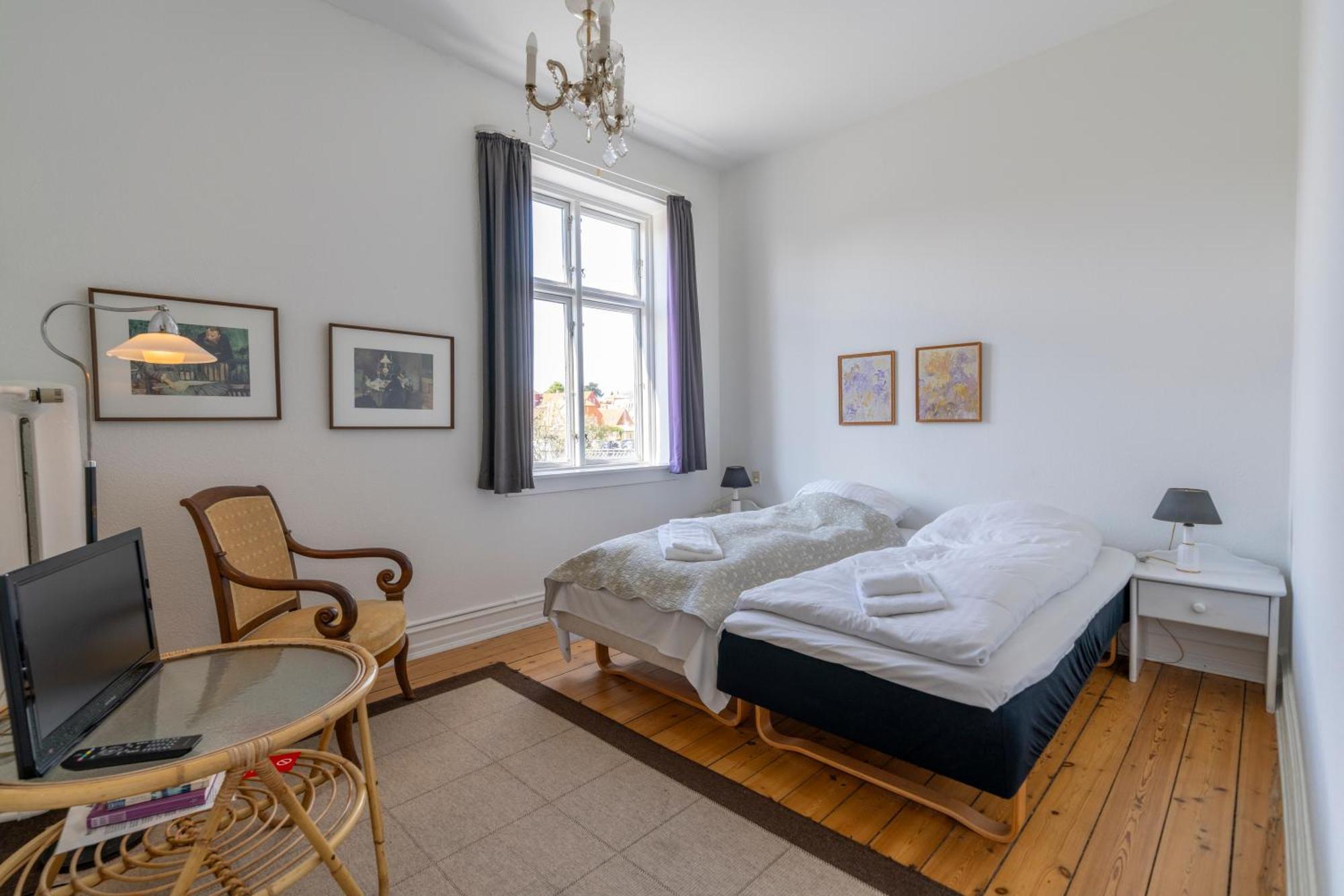 Double Room,1585473477:JPEG