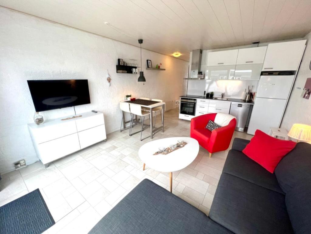 One-Bedroom Apartment,1592900723:JPEG