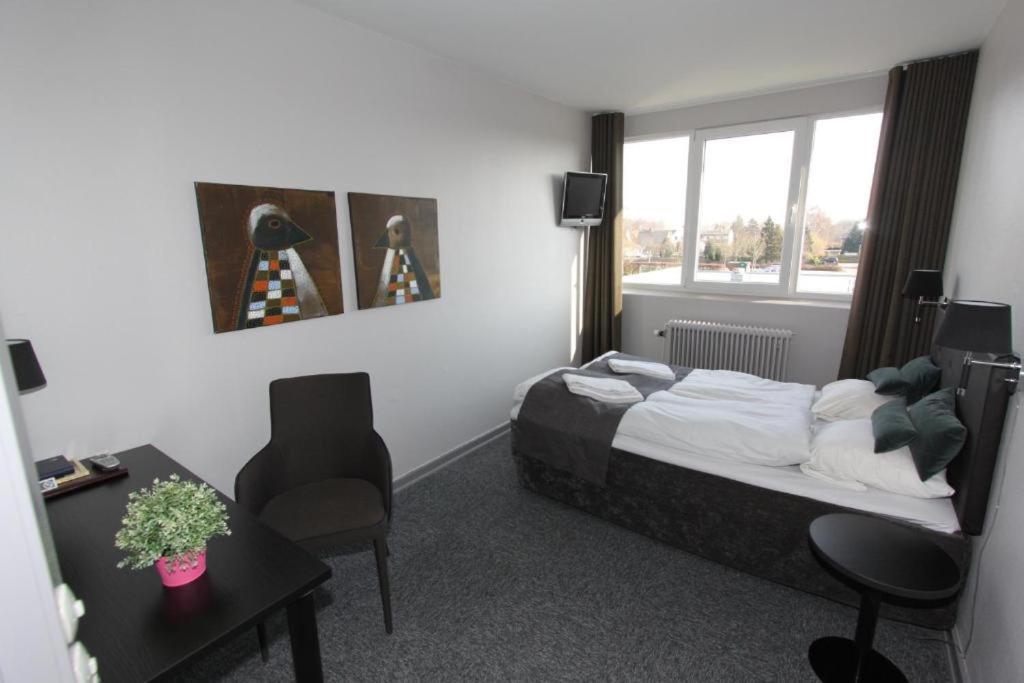 Double Room,1666139590:JPEG