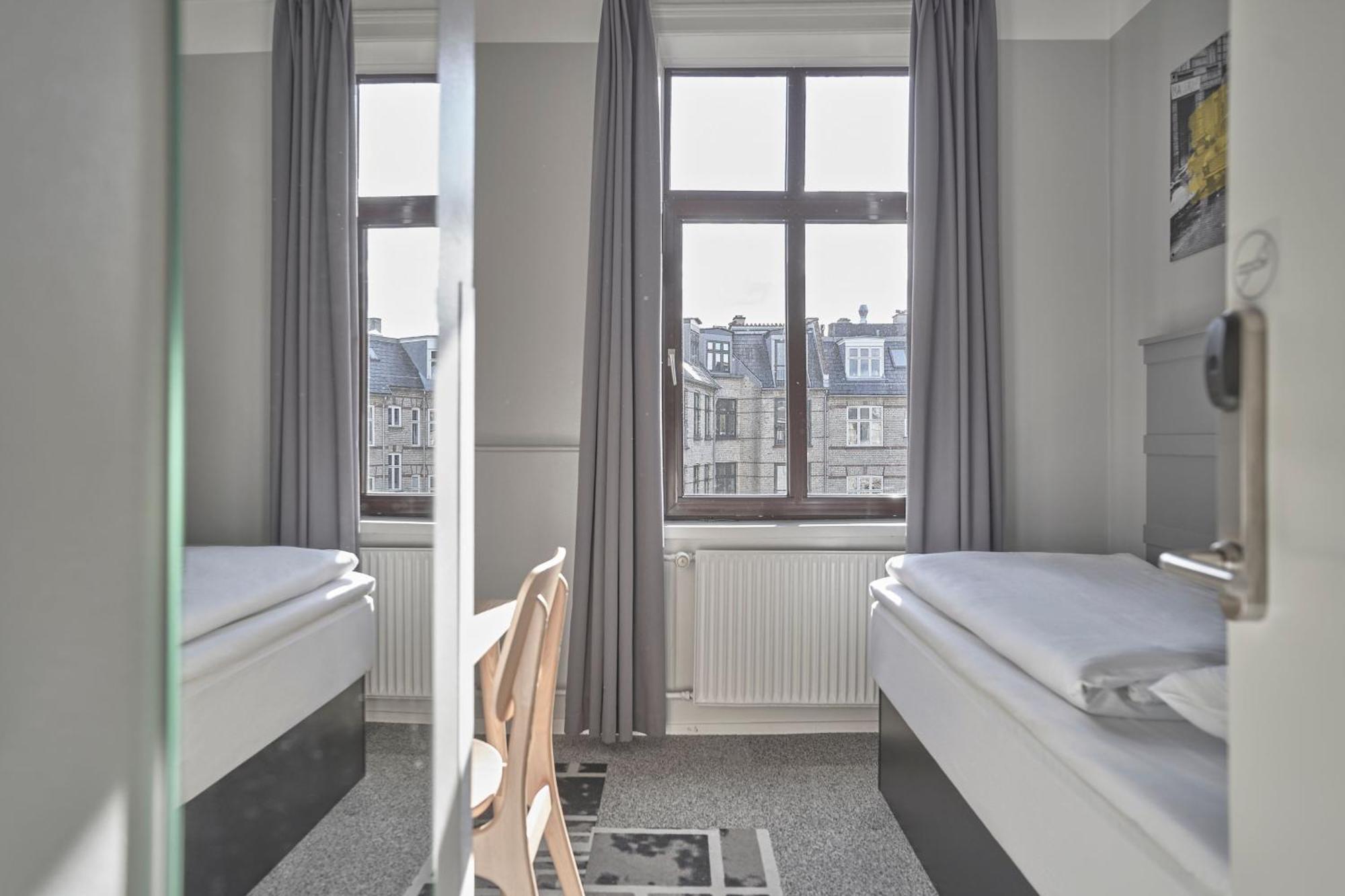 Efficient Single Room Twin Bed,1630872678:JPEG