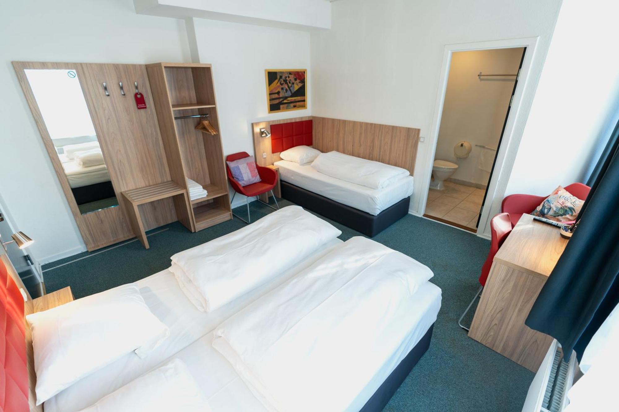 Triple Room,1632215648:JPEG