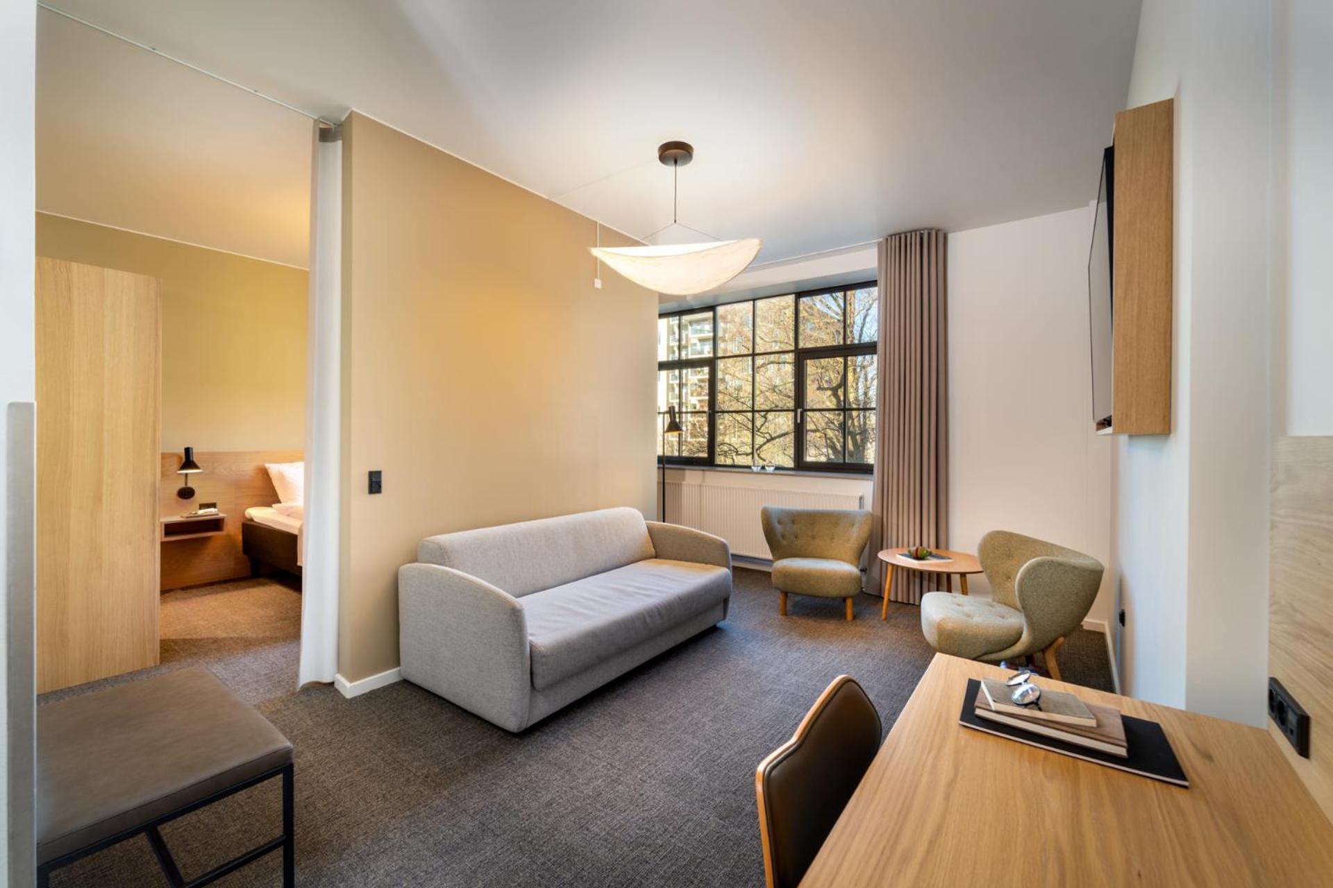 Junior Suite,1661110465:JPEG