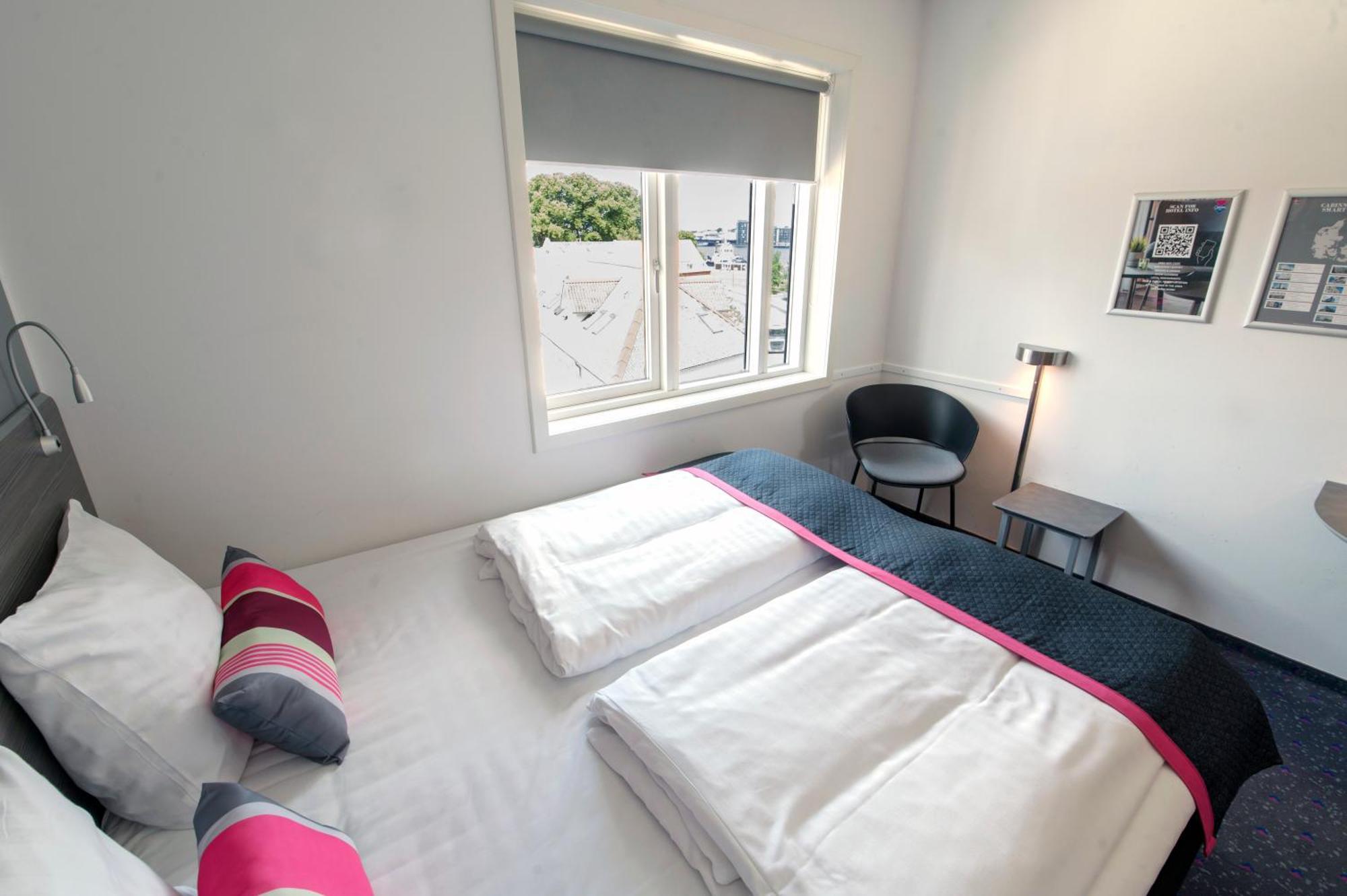 Captain Room,1695744015:JPEG