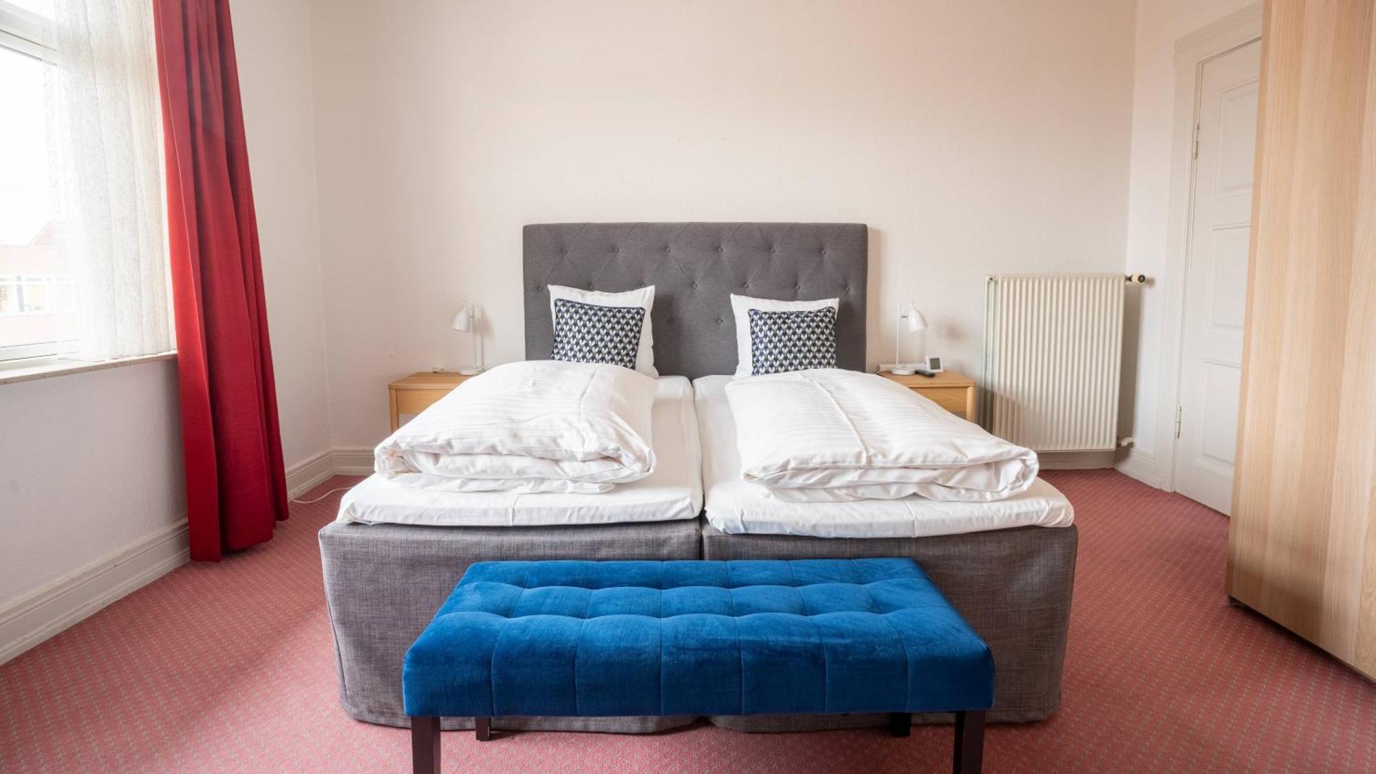 Two-Room Apartment,1730011885:JPEG