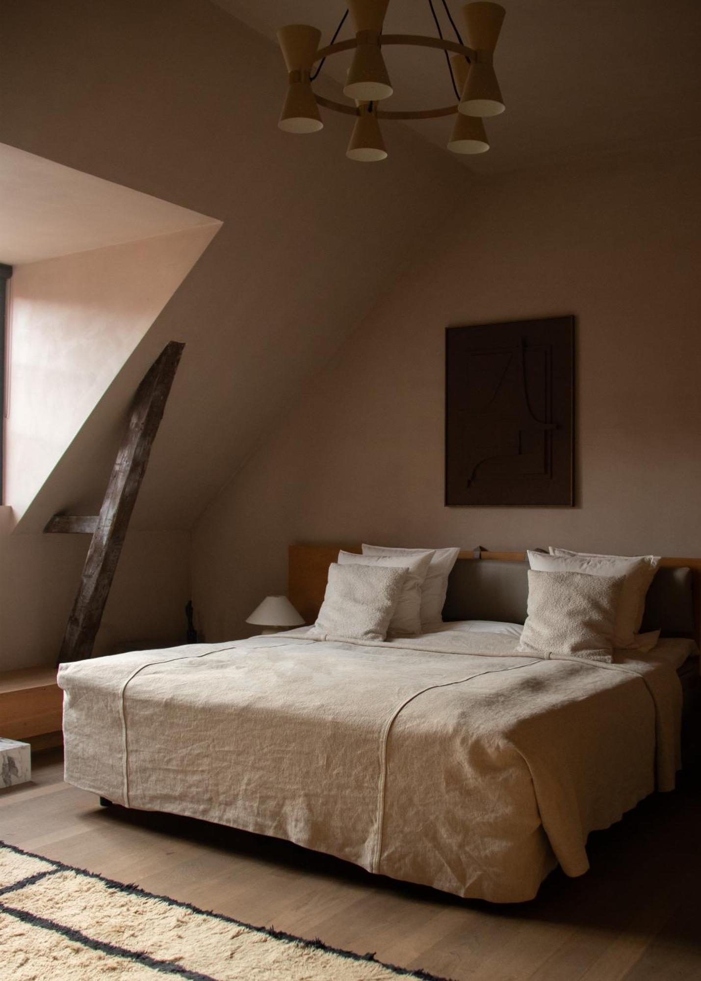 Room 1 Comfort Room