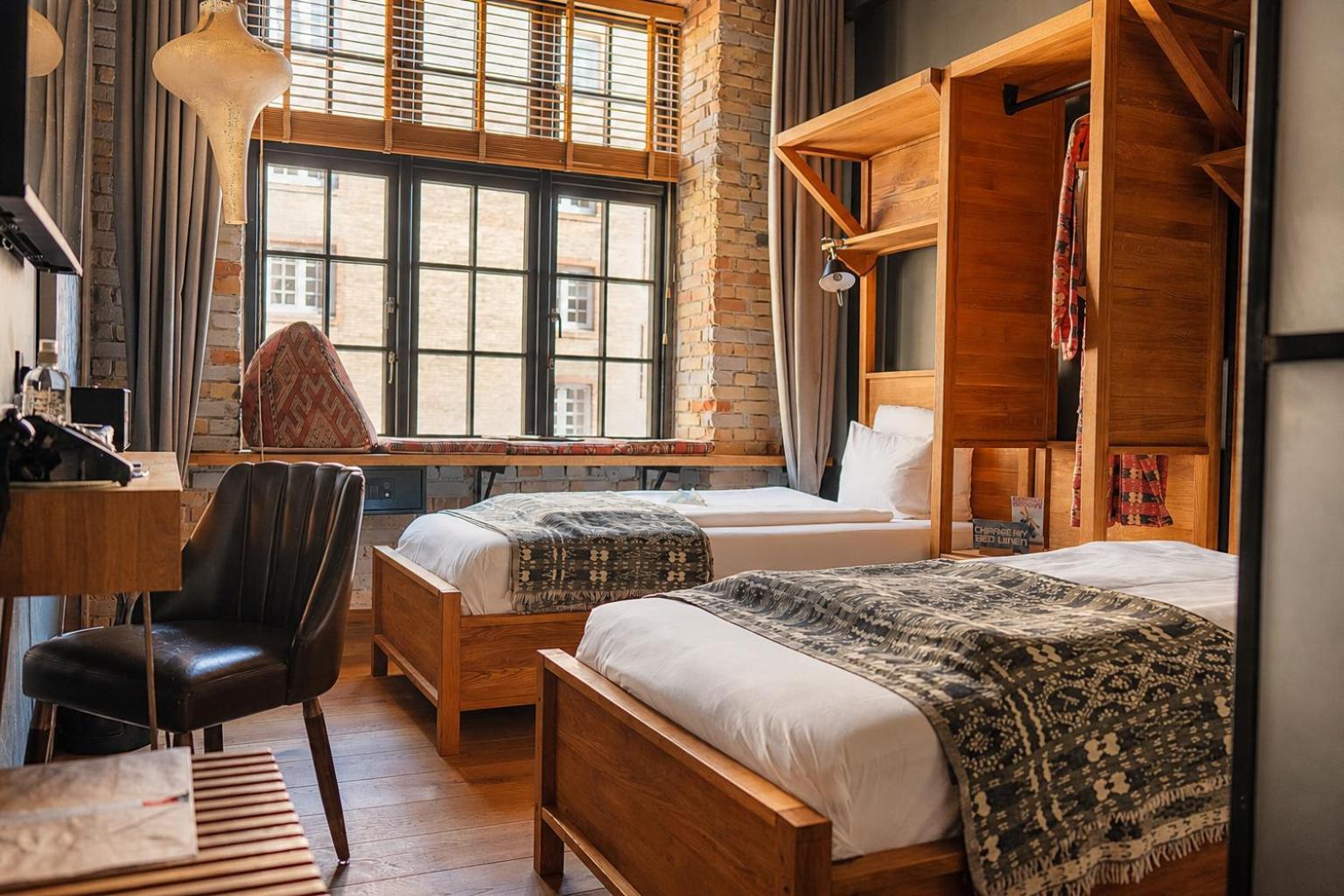 Quarto com 2 Camas de Solteiro