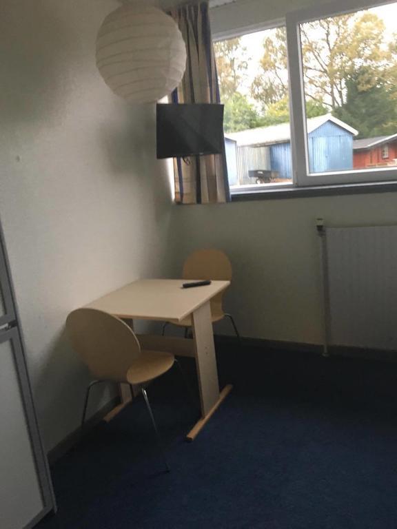 Double or Twin Room with Shared Bathroom,462546780:JPEG