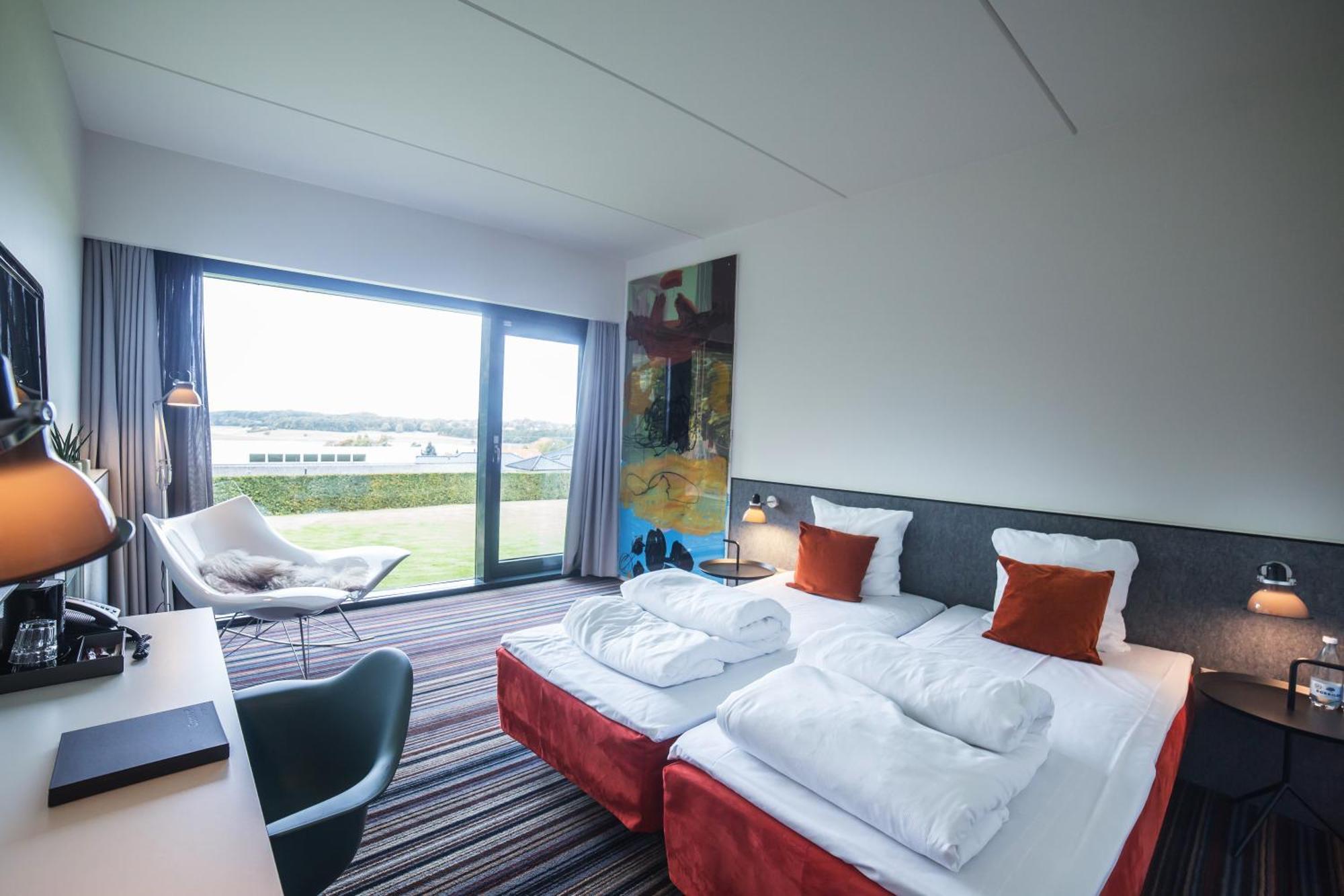 Superior Plus Double or Twin Room,906829882:JPEG