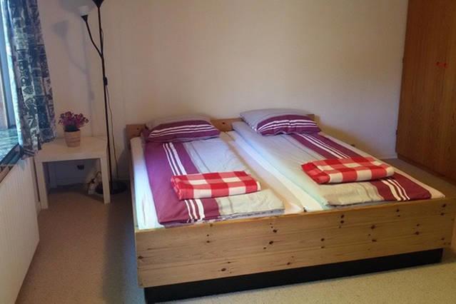 Værelse med kingsize-seng