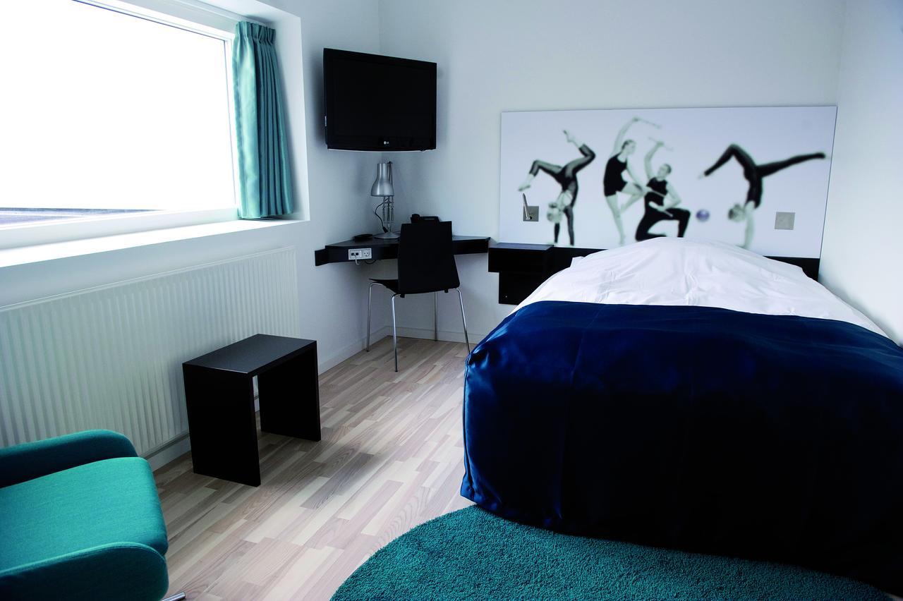 Single Room,704498377:JPEG