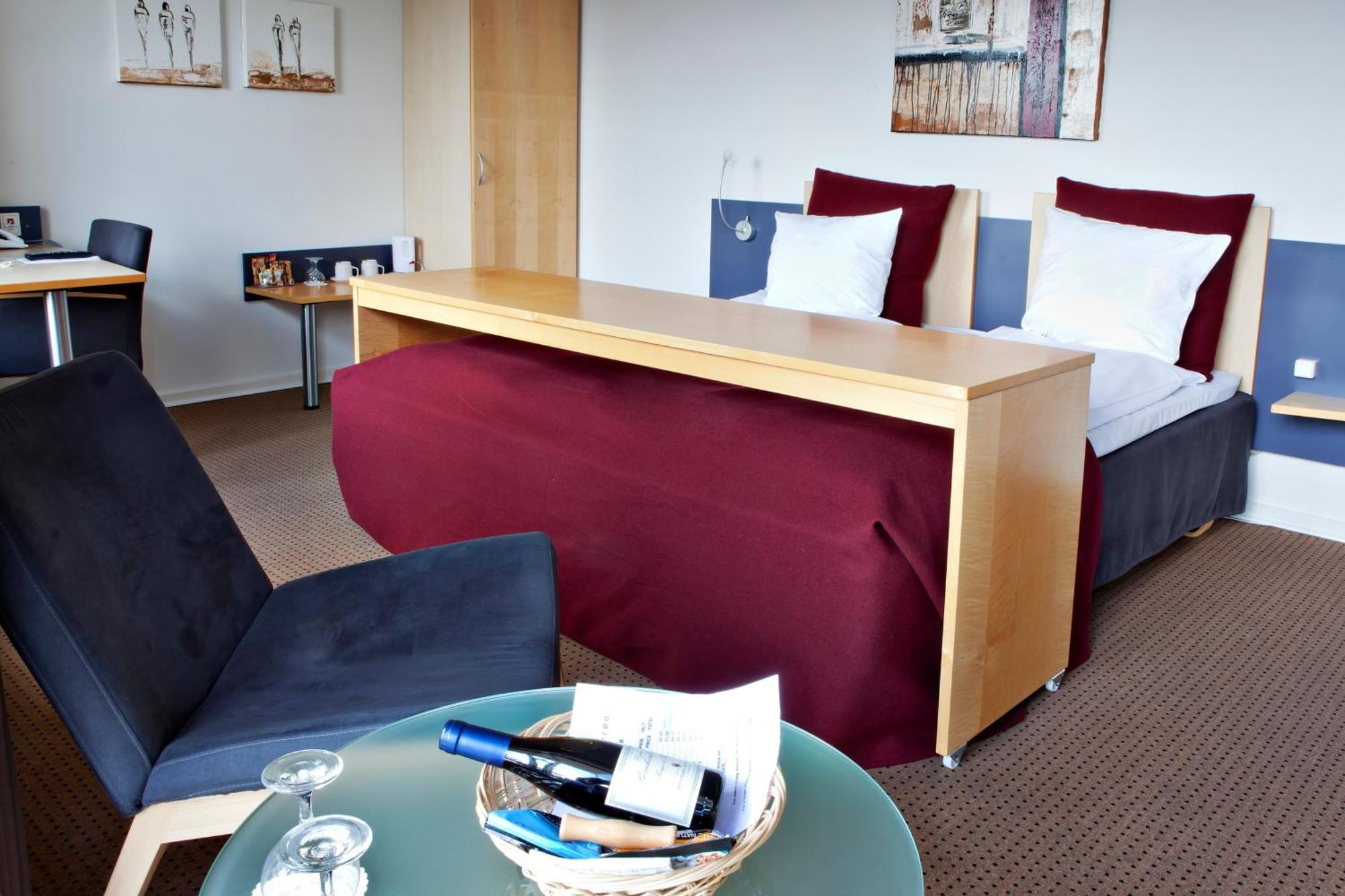 Junior Suite King Bed Whirlpool Balcony or Non-Smoking,1005821884:JPEG
