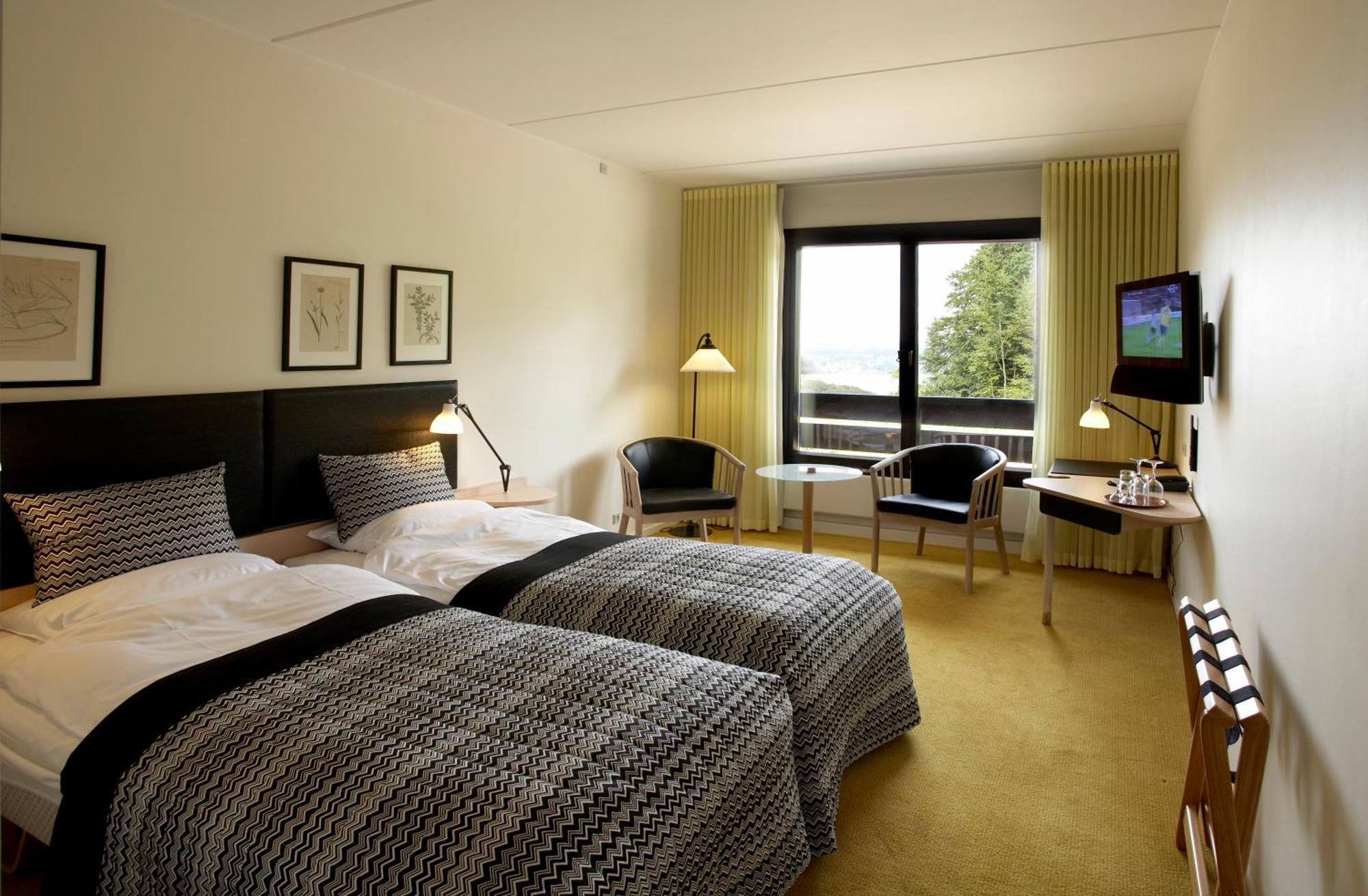 Single Room with partial Fjord View