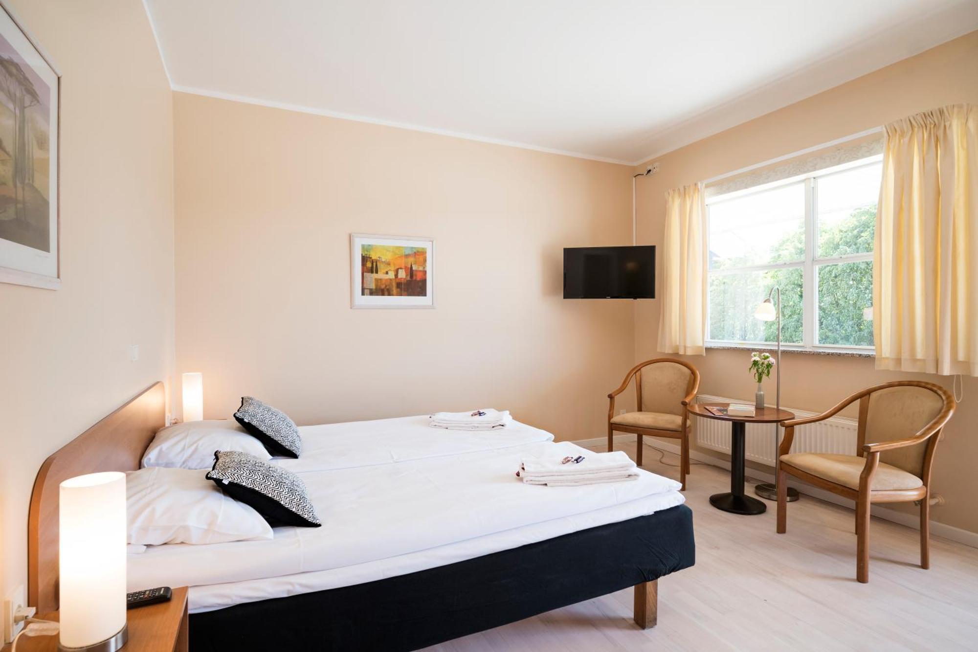 Twin Room,1643752996:JPEG
