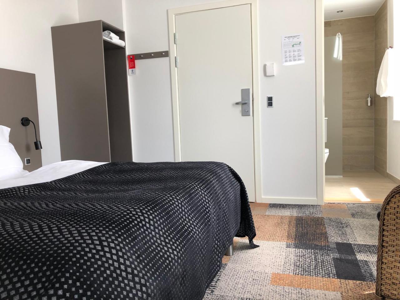 Standard Double Room,753530839:JPEG