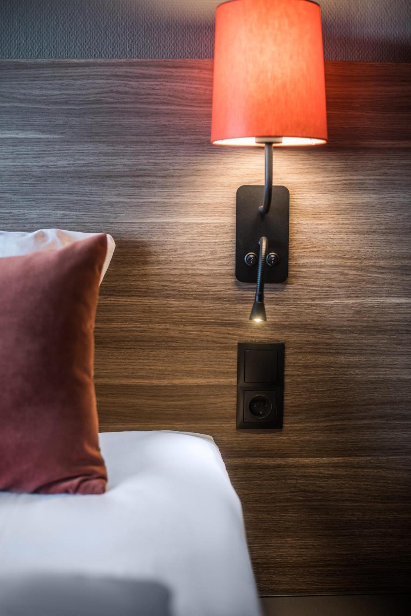 Superior King Room,1377849047:JPEG