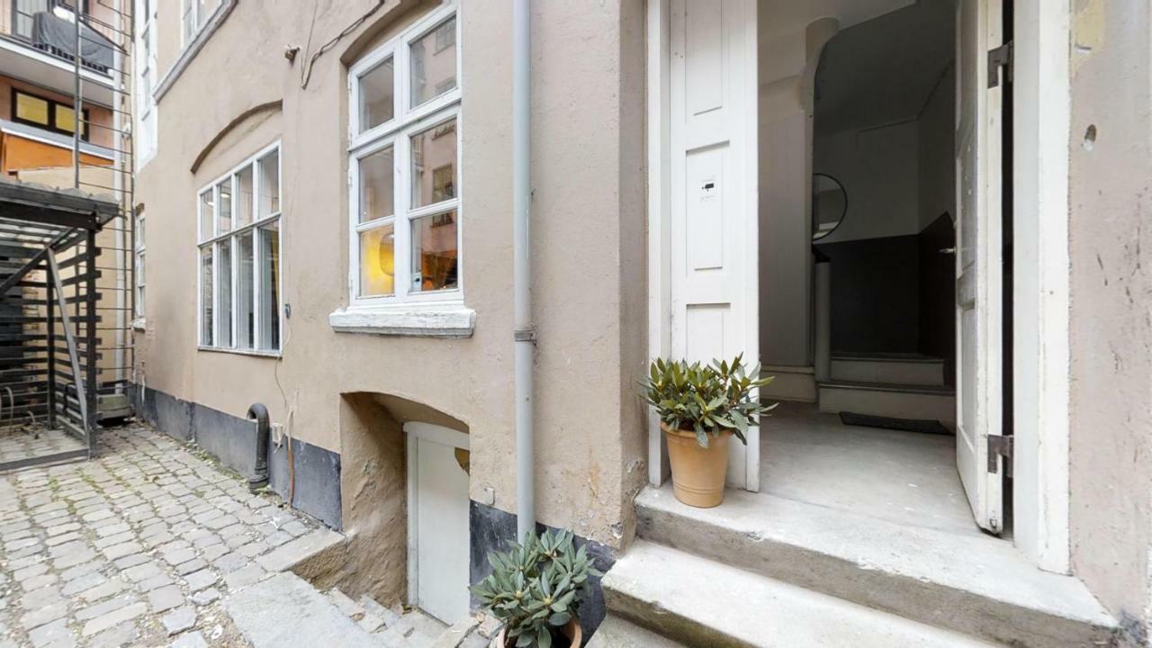 One-Bedroom Apartment Non-Smoking