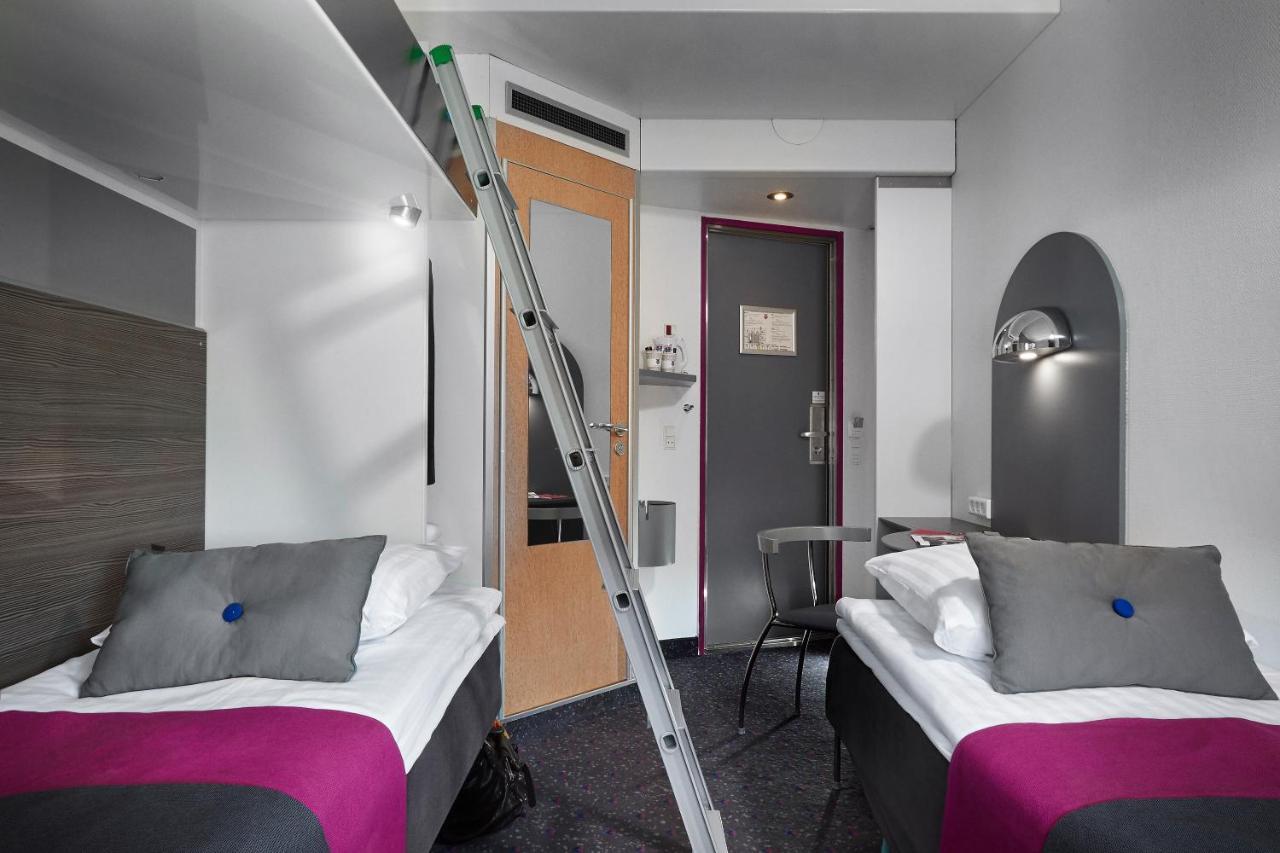 Standard Room with twin beds