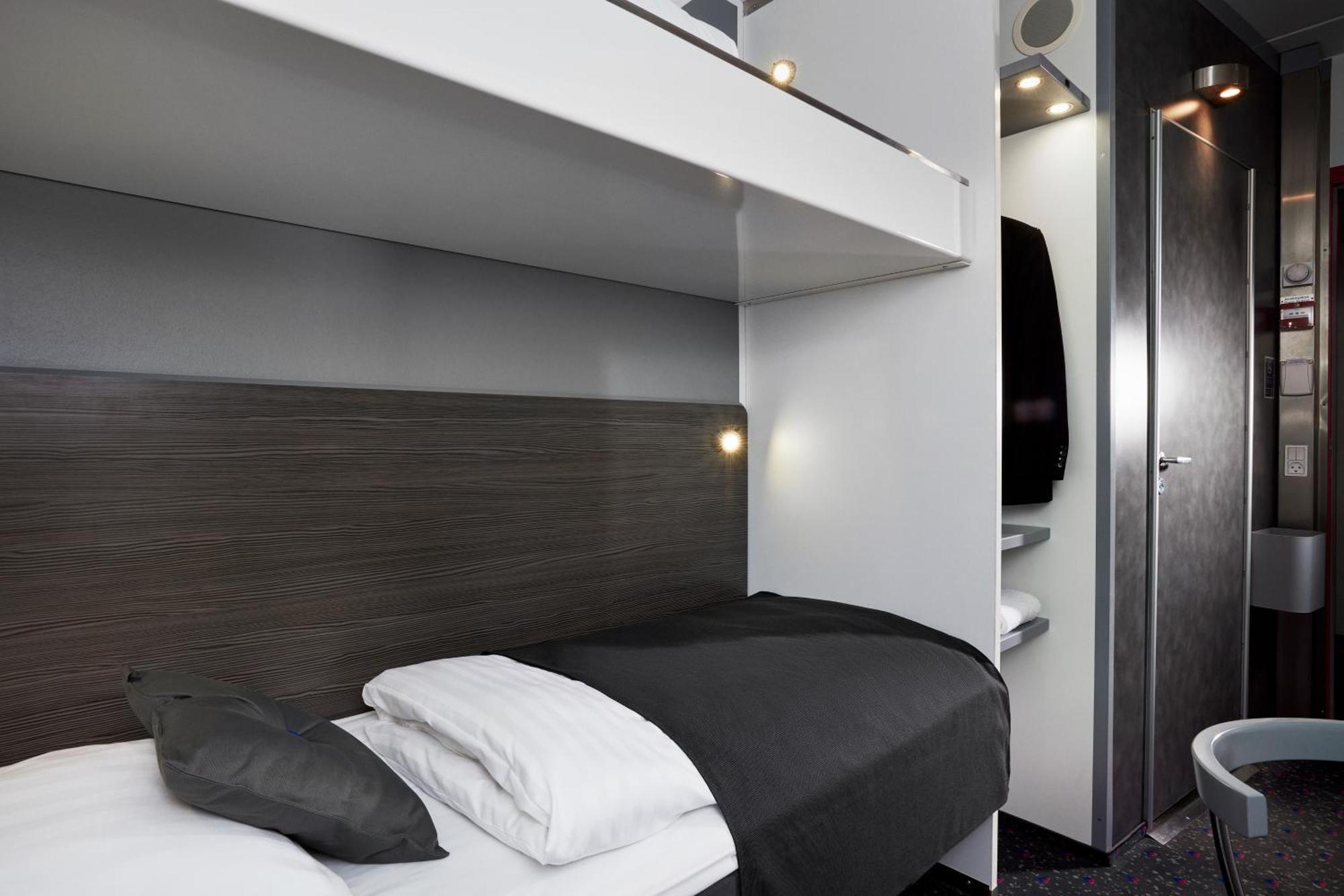 Economy Room,777059203:JPEG