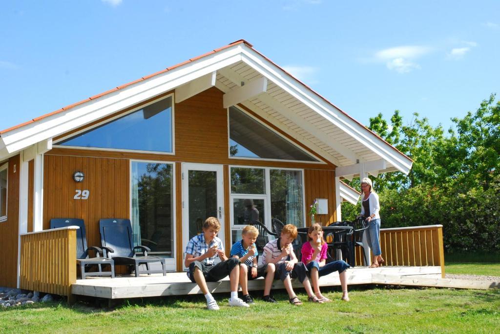 Holiday House,9049937:JPEG