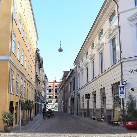 Sanders Old Square - Smart One-Bedroom Apartment Near Stroget-3