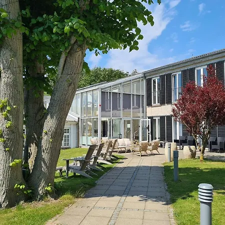 Strandhotel Rosnaes-2