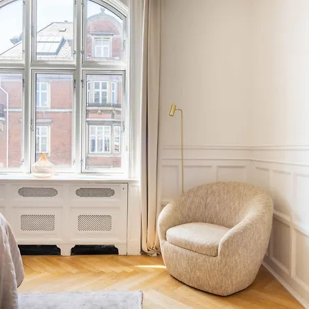 Lovely 3Br Manor Apartment 5 Min From Tivoli Gardens-2