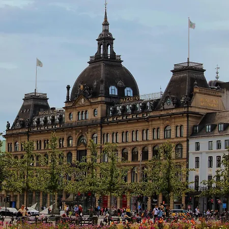 Perfect Apartment For Friends & Families In Central Copenhagen-3