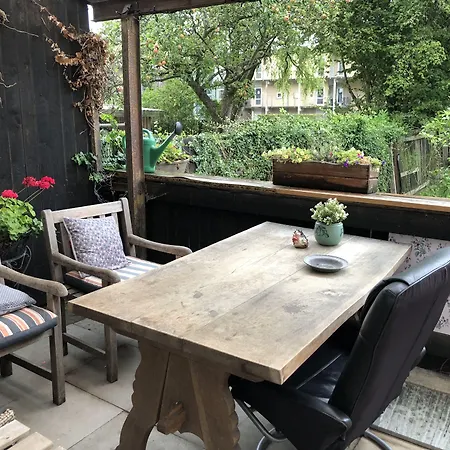 Davaa'S Bed & Breakfast-2