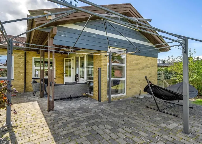 Nice Home In Billund With Kitchen