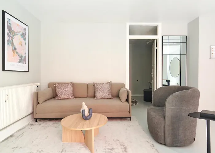 Stylish Ground Floor Apartment Perfect For Couples Copenhague admite animales