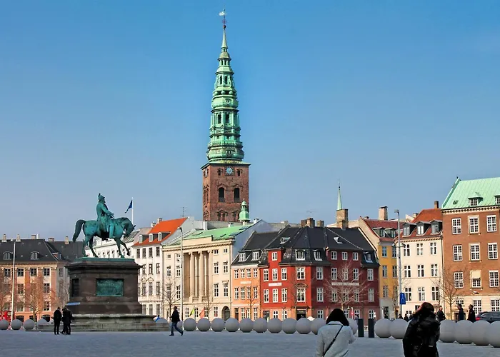 Large Apartment In Central Copenhagen By Tivoli Gardens