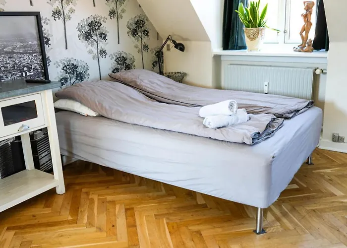 Cosy Room In Residential Part Of Copenhagen, With Free Street Parking And Shared Bathroom