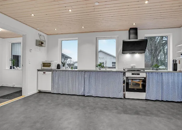 Awesome Apartment In Billund With Kitchen