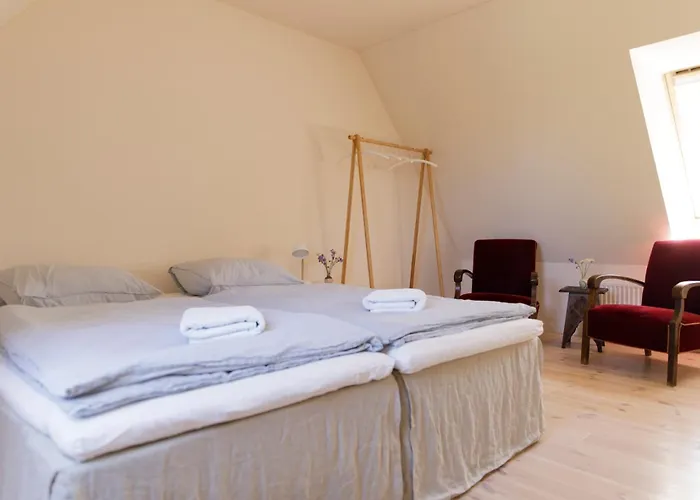 Atma Guesthouse - Cozy And Simple Farmhouse Bed & Breakfast Marstal